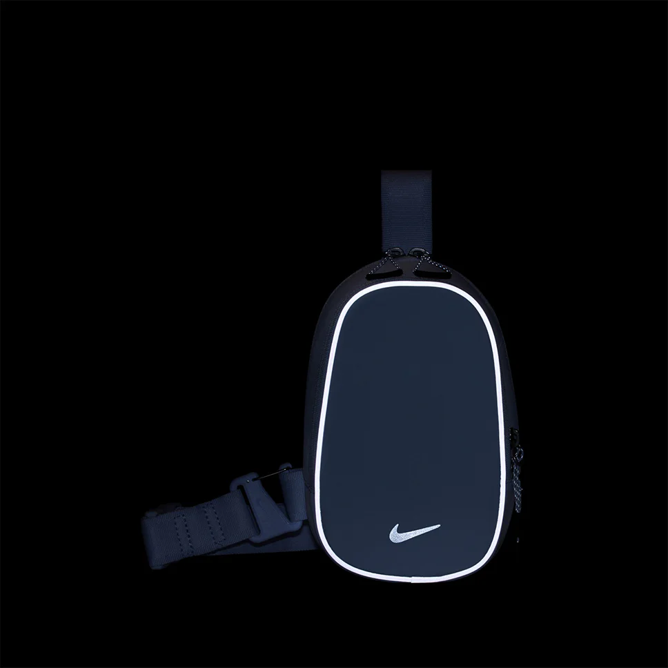 Nike Commute Reflective Crossbody Bag - Image 2